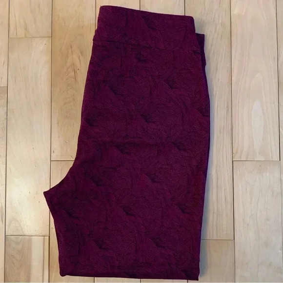 Chicos 3 Size US 16 XL Josie Stretch Botanical Slim Ankle Pants Cranberry Leaf - Picture 3 of 7